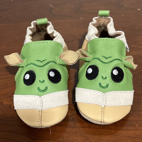 Robeez Soft Soles Star Wars The Child Grogu Baby Yoda Slippers Shoes Size 12-18M - Picture 1 of 7